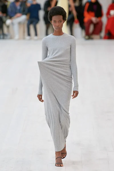 Look 5